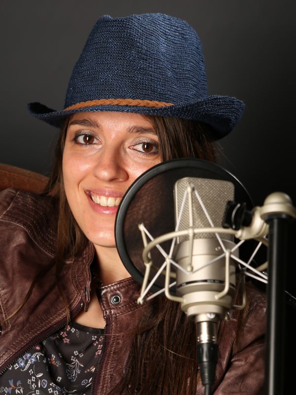 Julie J - Easy Tiger Voices