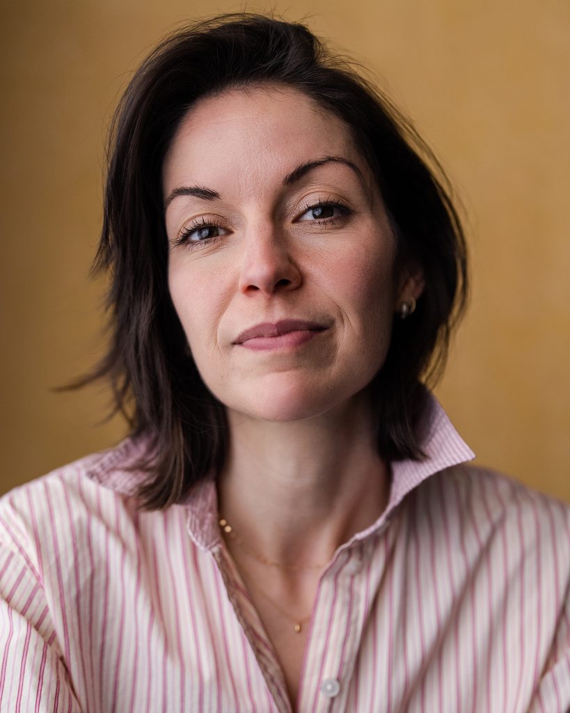 Vanessa, native French female voice over artist, London